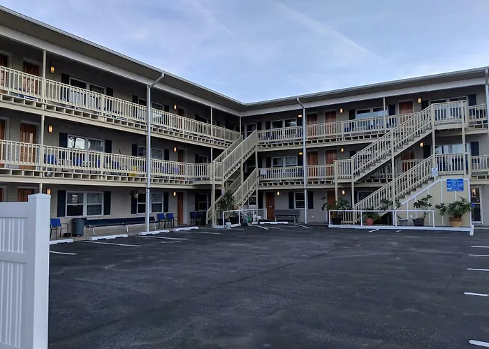 Crystal Sands Motel