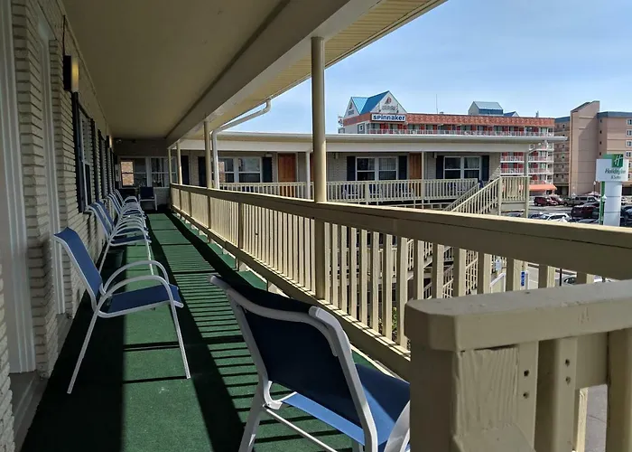 Crystal Sands Motel